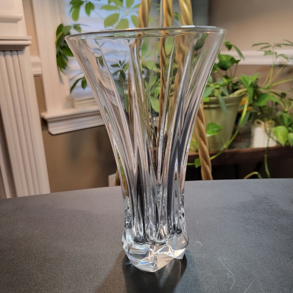 Elegant German Crystal Glass Art Deco Vase
